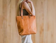 Load image into Gallery viewer, Sarah- Tan leather tote bag