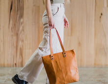 Load image into Gallery viewer, Sarah- Tan leather tote bag